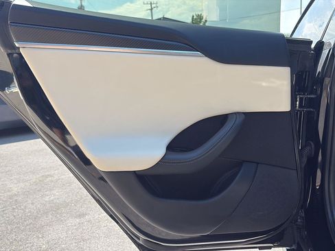 Used 2022 Tesla Model S Plaid AWD/4WD image 16