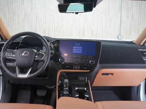 Used 2024 Lexus NX 350h AWD w/ Vision Package image 17