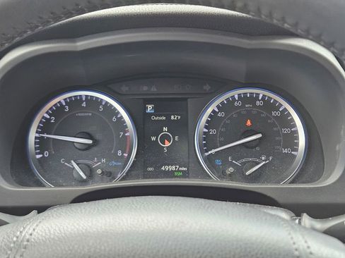 Used 2019 Toyota Highlander XLE FWD image 22