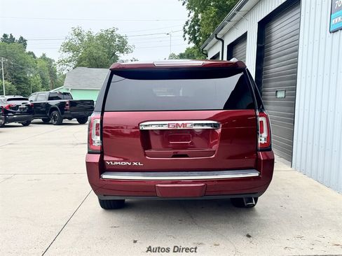 Used 2019 GMC Yukon XL Denali w/ Denali Ultimate Package AWD/4WD image 8