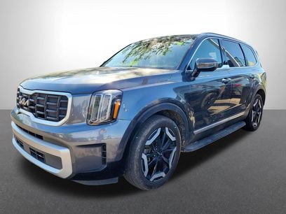 Used 2024 Kia Telluride S w/ S Sunroof Package