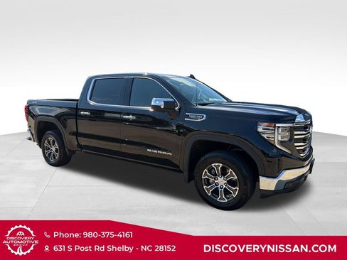 Used 2025 GMC Sierra 1500 SLT AWD/4WD image 4