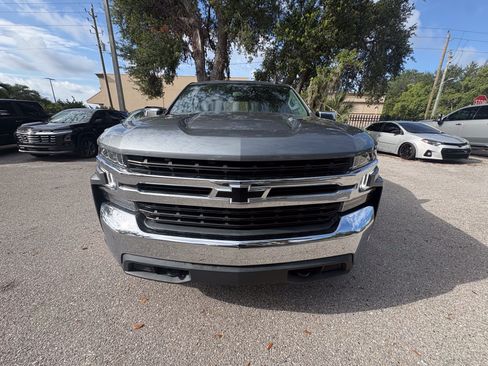 Used 2022 Chevrolet Silverado 1500 LT AWD/4WD image 1