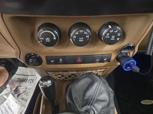 Used 2013 Jeep Wrangler Unlimited Sahara w/ Connectivity Group AWD/4WD image 47