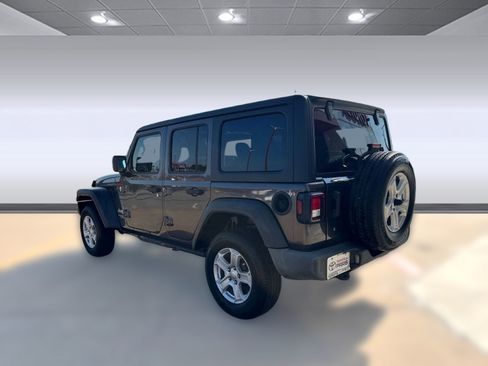 Used 2020 Jeep Wrangler Unlimited Sport S image 3
