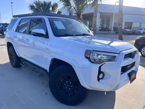 Certified 2020 Toyota 4Runner SR5 Premium image 1