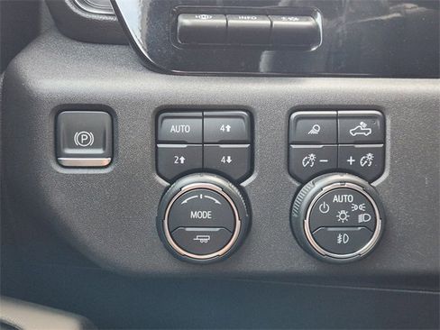 Used 2024 Chevrolet Silverado 1500 ZR2 w/ Technology Package AWD/4WD image 24