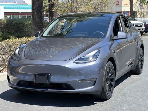 Used 2023 Tesla Model Y Long Range AWD/4WD image 19