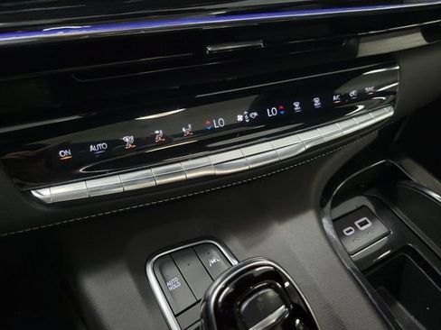 Used 2021 Cadillac Escalade Sport RWD image 32