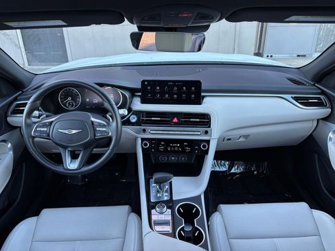 Used 2025 Genesis G70 2.5T image 34