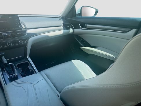 Used 2018 Honda Accord LX image 19