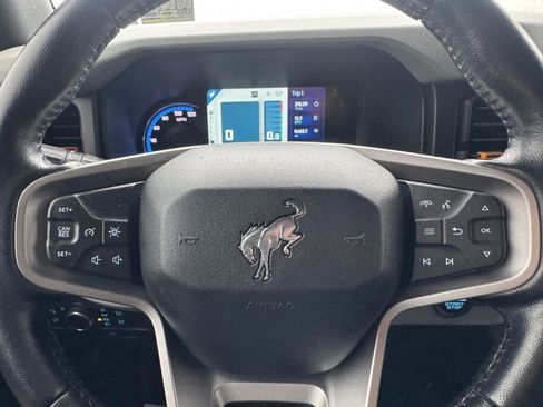 Used 2021 Ford Bronco Badlands image 6