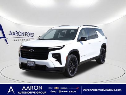 Used 2025 Chevrolet Traverse LT w/ Enhanced Driving Package