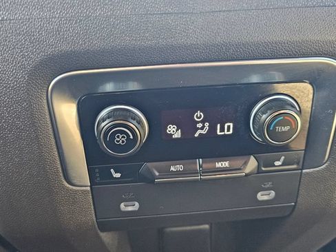Used 2023 Chevrolet Tahoe LT w/ Luxury Package RWD image 32