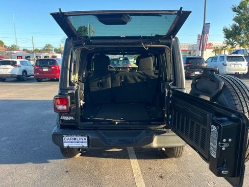 Used 2022 Jeep Wrangler Unlimited Sport AWD/4WD image 30