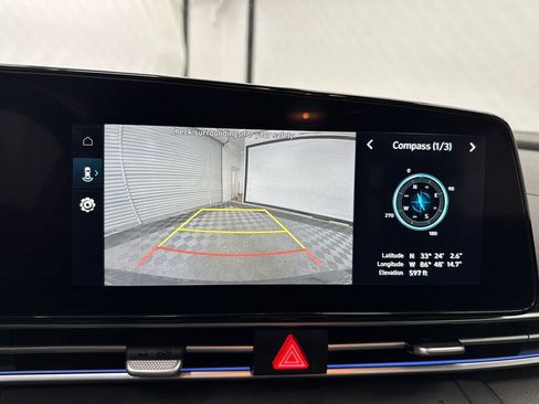 Used 2025 Hyundai Elantra SEL FWD image 28
