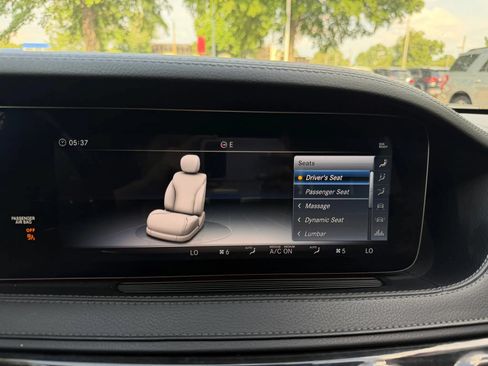 Used 2018 Mercedes-Benz S 560 Sedan image 32