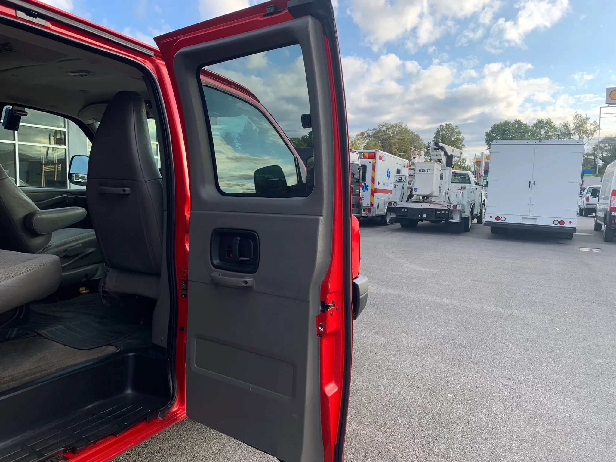 Used 2016 Chevrolet Express 2500 LS RWD image 25
