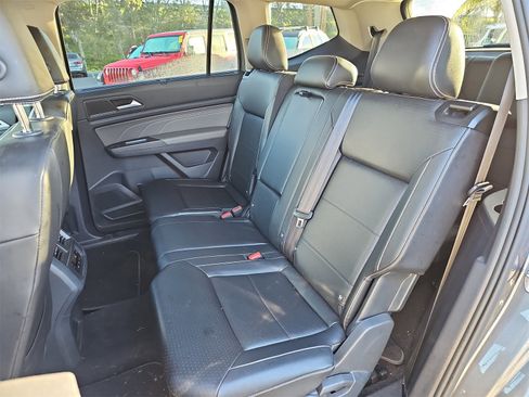 Used 2023 Volkswagen Atlas SE w/ Panoramic Sunroof Package image 13