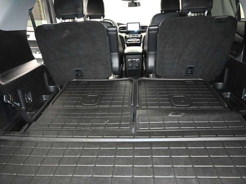 Used 2021 Ford Explorer Limited w/ Equipment Group 301A AWD/4WD image 28