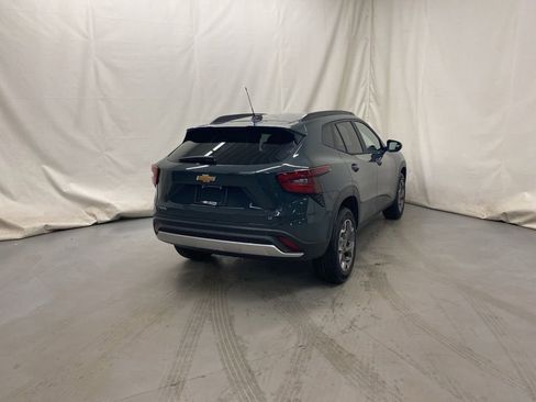 New 2026 Chevrolet Trax LT w/ Driver Confidence Package FWD image 6