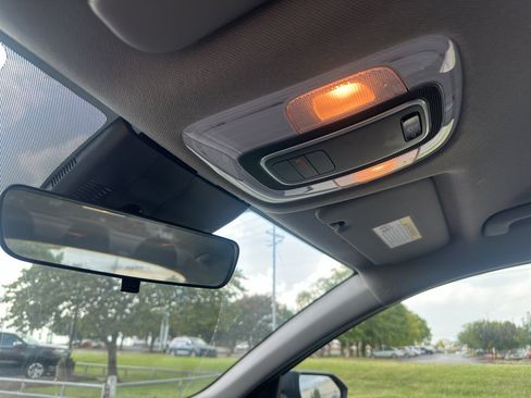 Used 2021 Hyundai Elantra SE FWD image 26