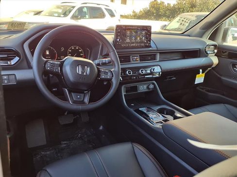 New 2025 Honda Pilot TrailSport image 9