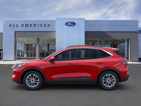 Certified 2022 Ford Escape SE w/ Convenience Package AWD/4WD image 3