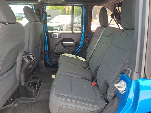 Used 2024 Jeep Wrangler Unlimited Sport AWD/4WD image 10