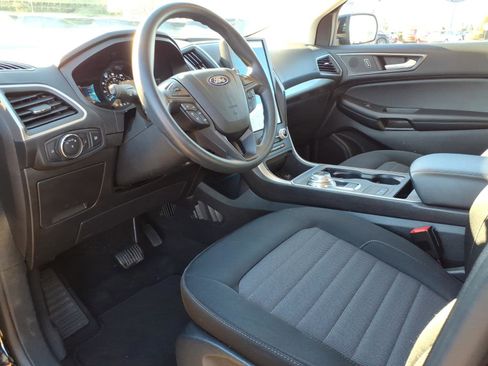 Certified 2022 Ford Edge SE w/ Black Appearance Package image 13