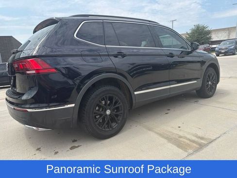 Used 2021 Volkswagen Tiguan SE w/ Panoramic Sunroof Package FWD image 2
