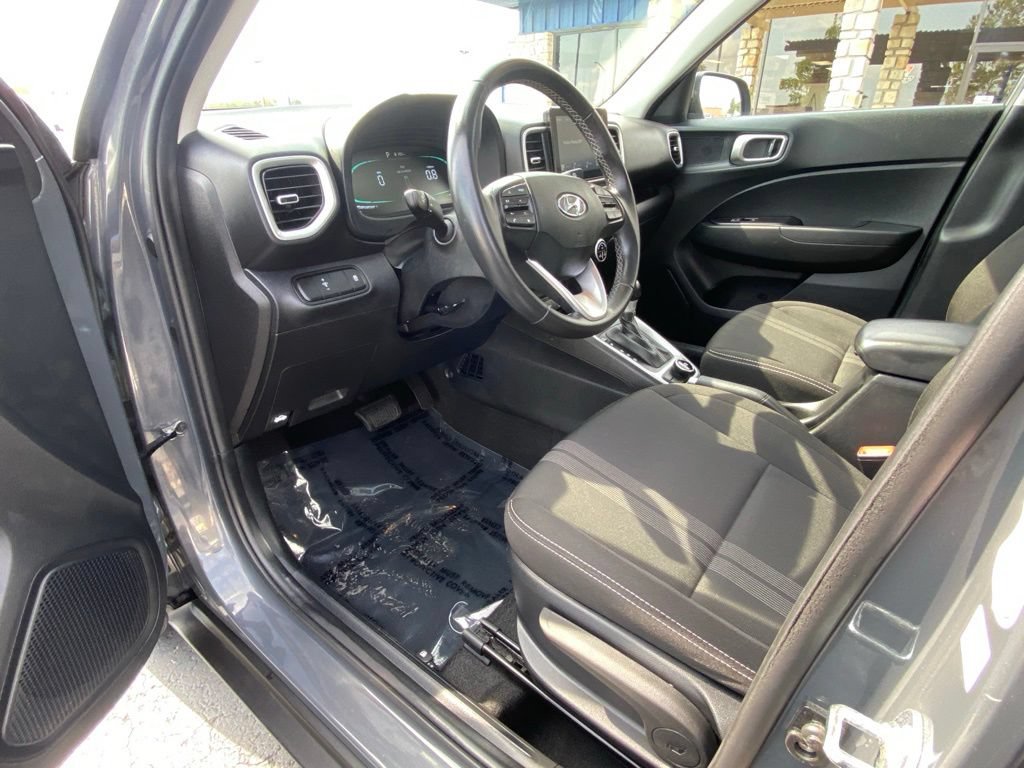 Used 2025 Hyundai Venue SEL FWD image 20