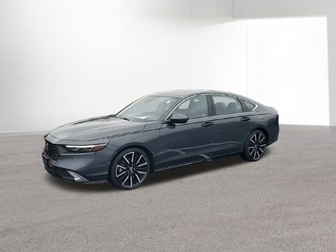 Used 2023 Honda Accord Touring image 4