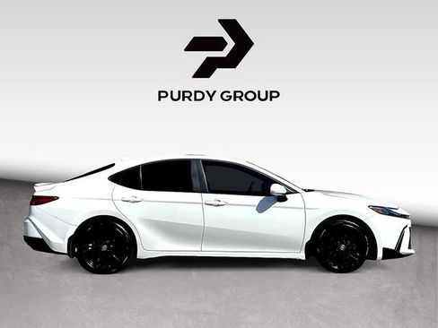 Used 2025 Toyota Camry SE w/ Convenience Package FWD image 9