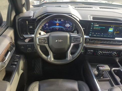 Used 2023 Chevrolet Silverado 1500 RST image 16