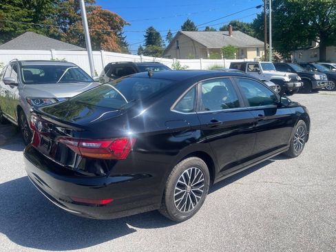 Used 2019 Volkswagen Jetta SE w/ Cold Weather Package FWD image 6