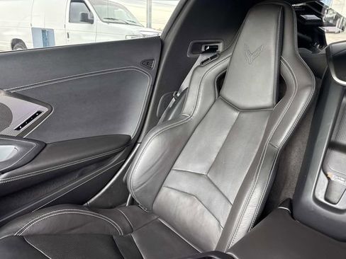 Used 2025 Chevrolet Corvette Stingray Preferred Cpe w/ 2LT RWD image 32