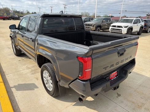Used 2024 Toyota Tacoma SR5 AWD/4WD image 7