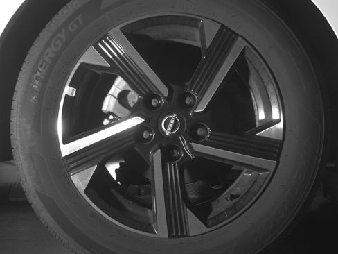 Used 2025 Nissan Sentra SV FWD image 15