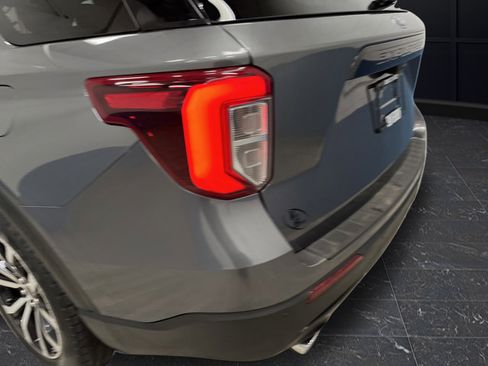Used 2023 Ford Explorer ST-Line AWD/4WD image 36