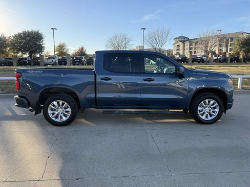 Used 2024 Chevrolet Silverado 1500 Custom image 3