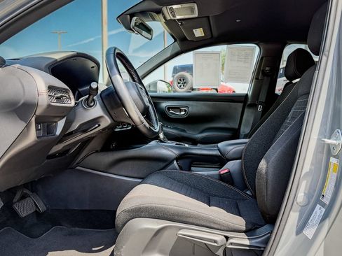 Used 2025 Honda HR-V Sport image 12