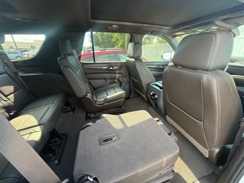 Used 2023 GMC Yukon Denali RWD image 11