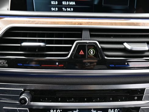 Used 2016 BMW 750i xDrive image 30