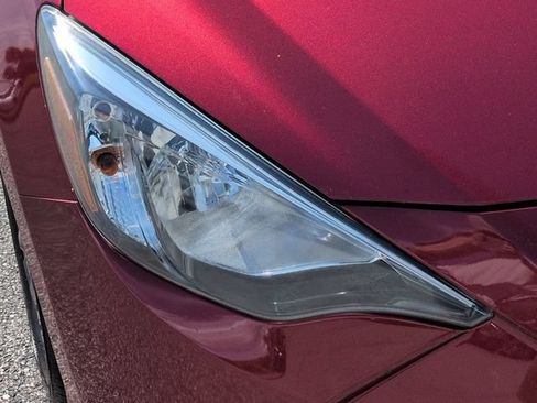Used 2019 Toyota Yaris LE FWD image 10