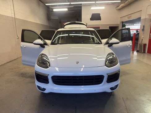 Used 2015 Porsche Cayenne Diesel AWD/4WD image 8