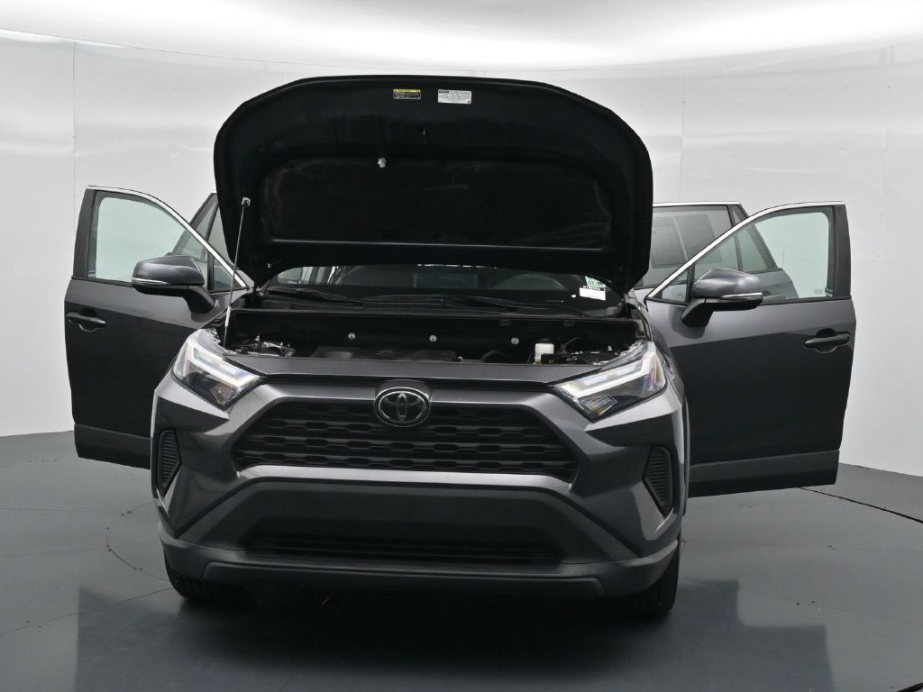 Used 2024 Toyota RAV4 XLE FWD image 38