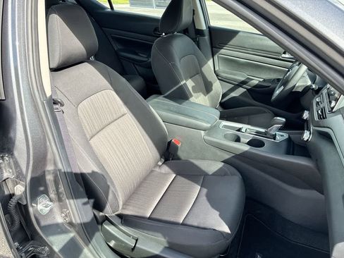 Used 2025 Nissan Altima 2.5 SV FWD image 26