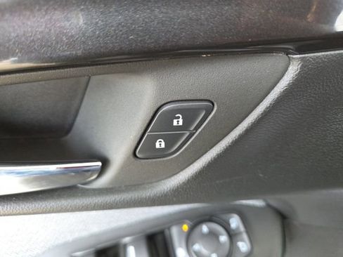 Used 2025 Chevrolet TrailBlazer LT AWD/4WD image 46
