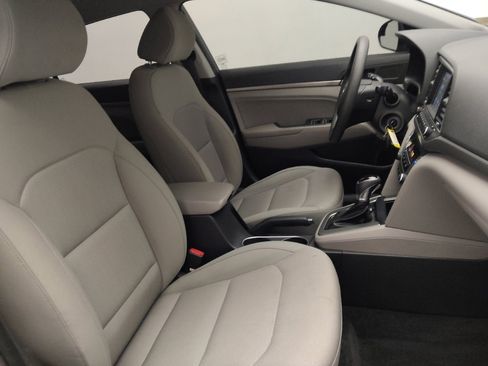 Used 2017 Hyundai Elantra SE image 21